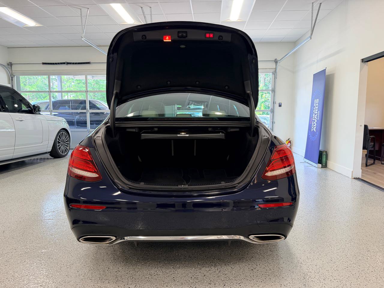 Used 2018 Mercedes-Benz E 300 image 28