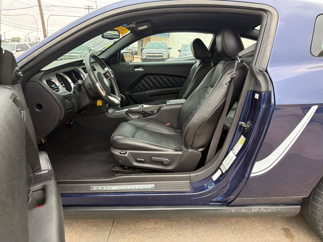 Used 2010 Ford Mustang Coupe RWD image 9