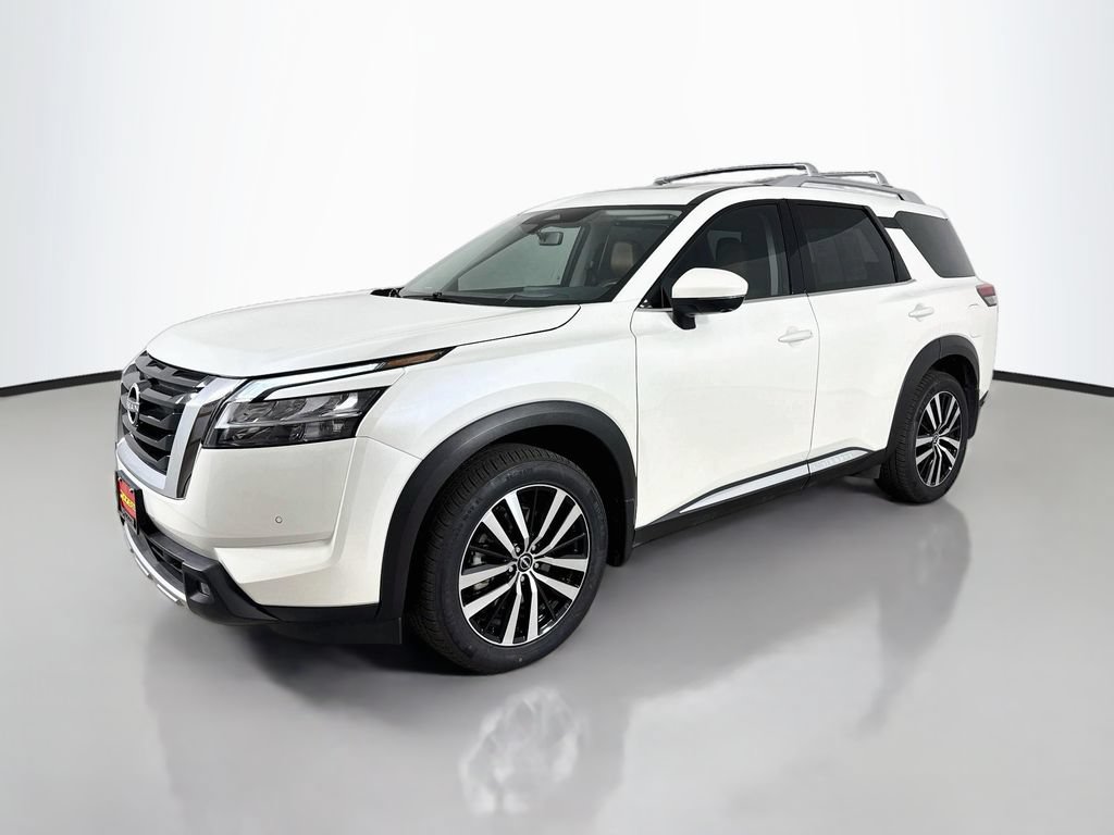 Used 2023 Nissan Pathfinder Platinum AWD/4WD image 3