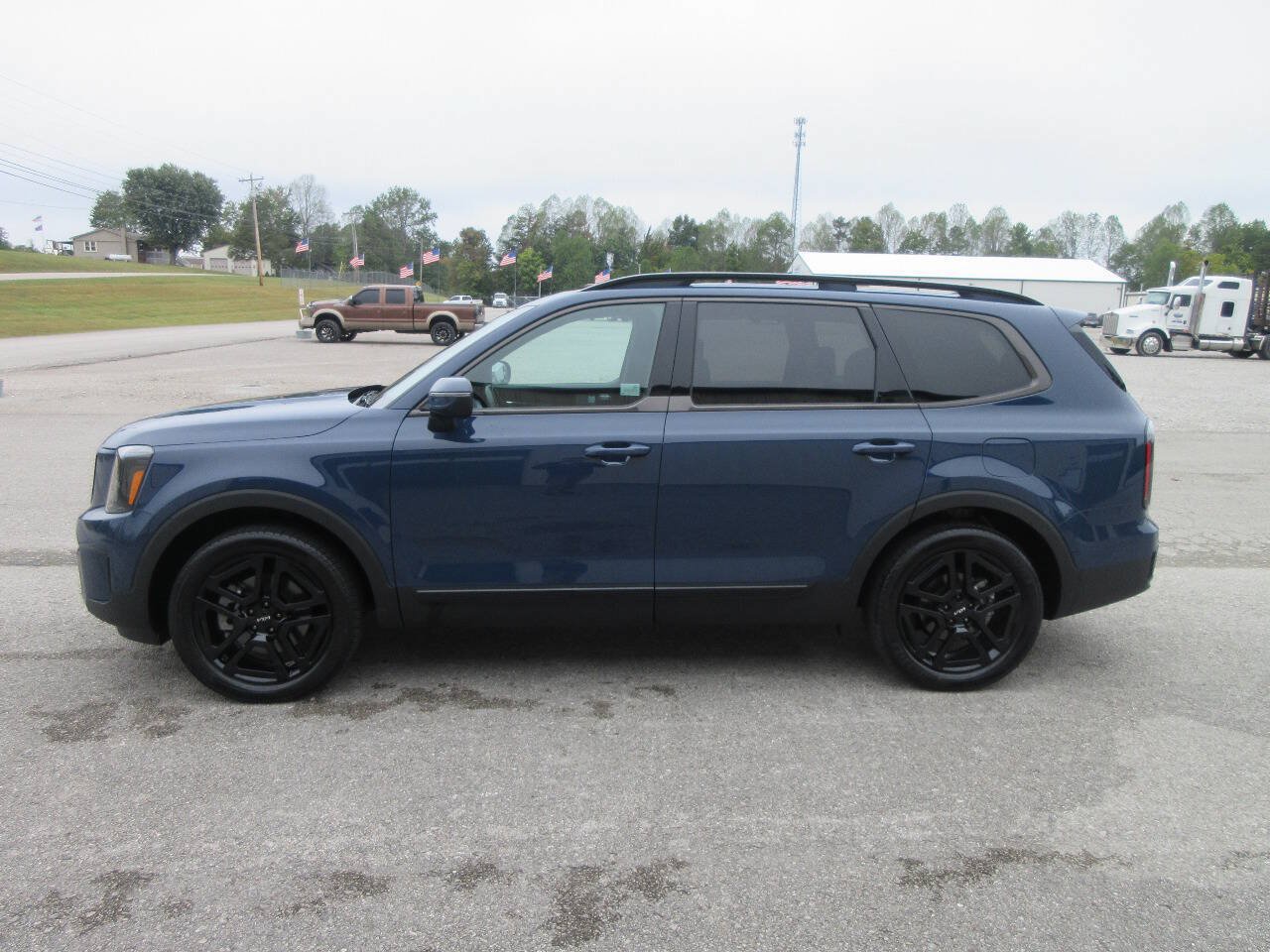 Used 2024 Kia Telluride EX X-Line AWD/4WD image 3