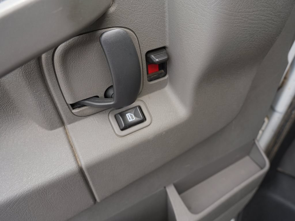 Used 2017 Chevrolet Express 2500 RWD image 17