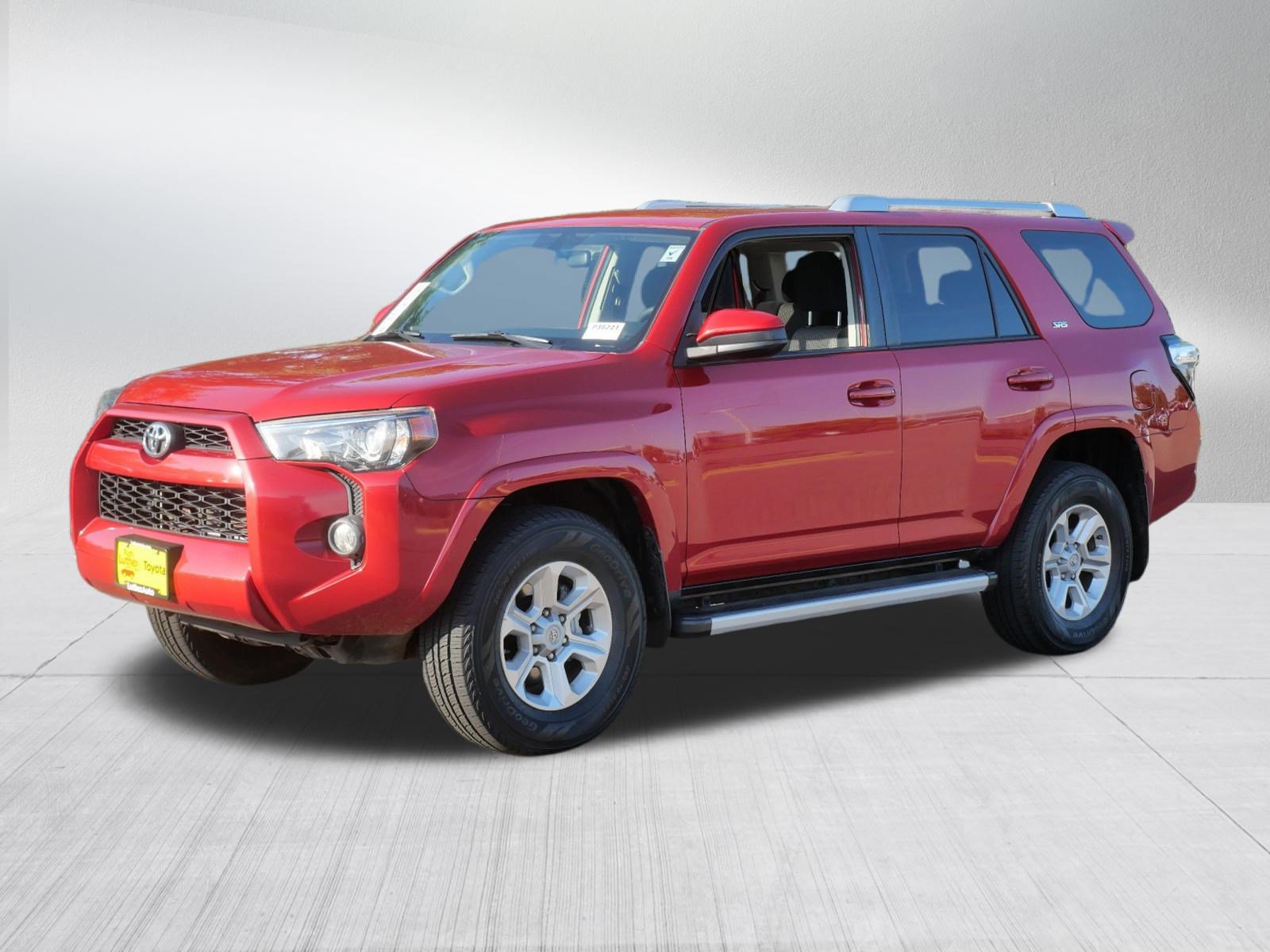 Certified 2016 Toyota 4Runner SR5 AWD/4WD image 3