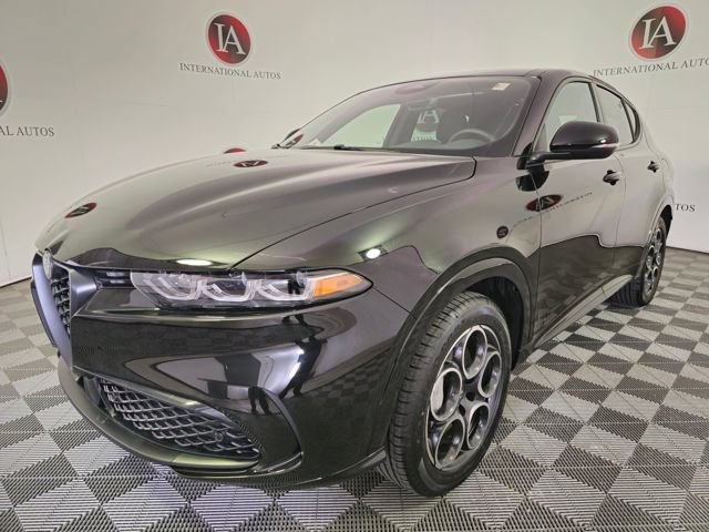 Used 2025 Alfa Romeo Tonale w/ Premium Package AWD/4WD image 4