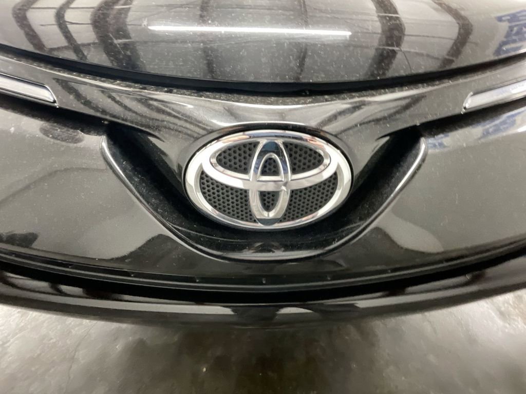 Used 2016 Toyota RAV4 LE image 27
