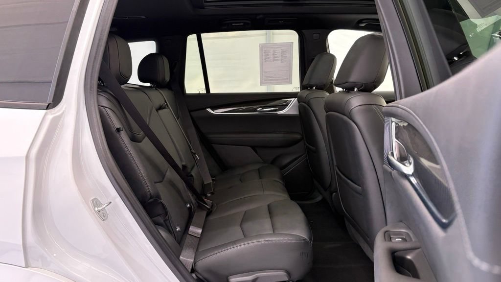Used 2024 Cadillac XT6 Sport w/ Technology Package AWD/4WD image 32