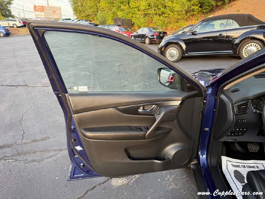Used 2019 Nissan Rogue SL w/ Premium Package image 5