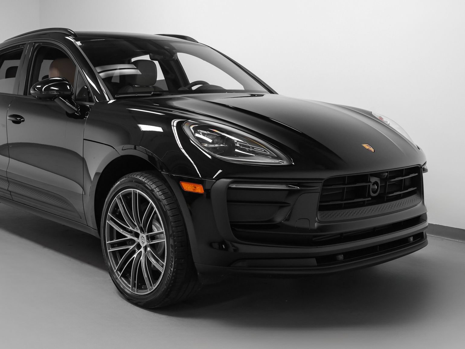 New 2026 Porsche Macan AWD/4WD image 9