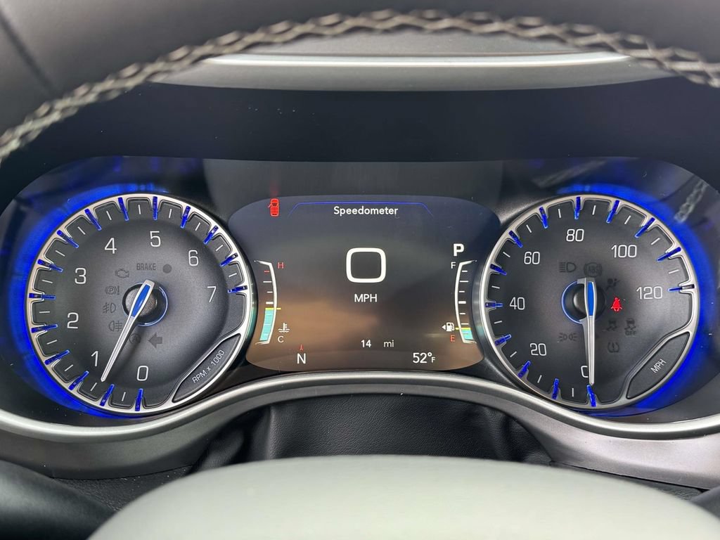 New 2026 Chrysler Pacifica Select FWD image 23