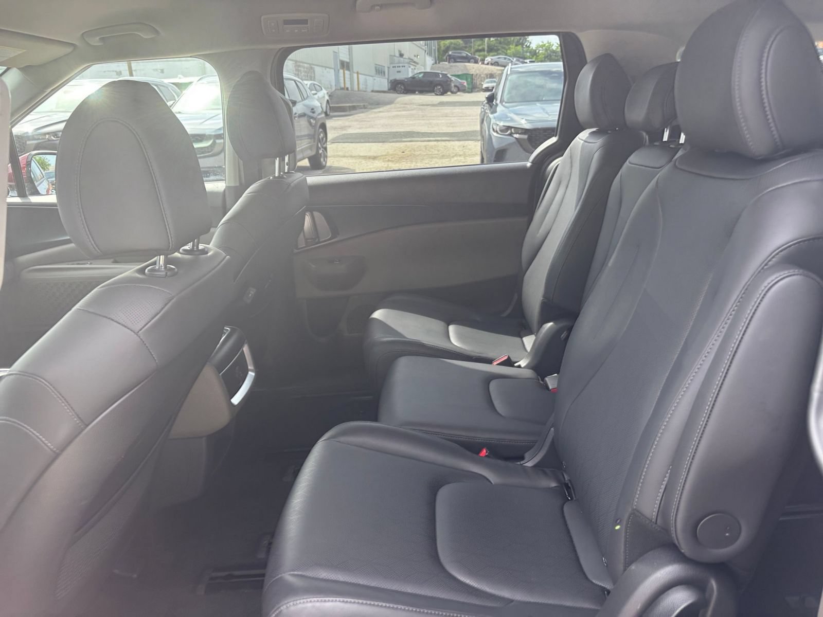 Used 2026 Kia Carnival FWD image 21