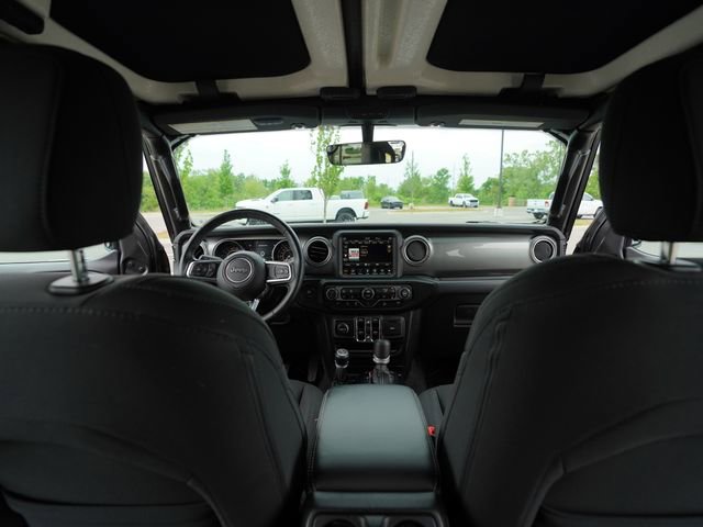 Used 2020 Jeep Wrangler Unlimited Sahara AWD/4WD image 24