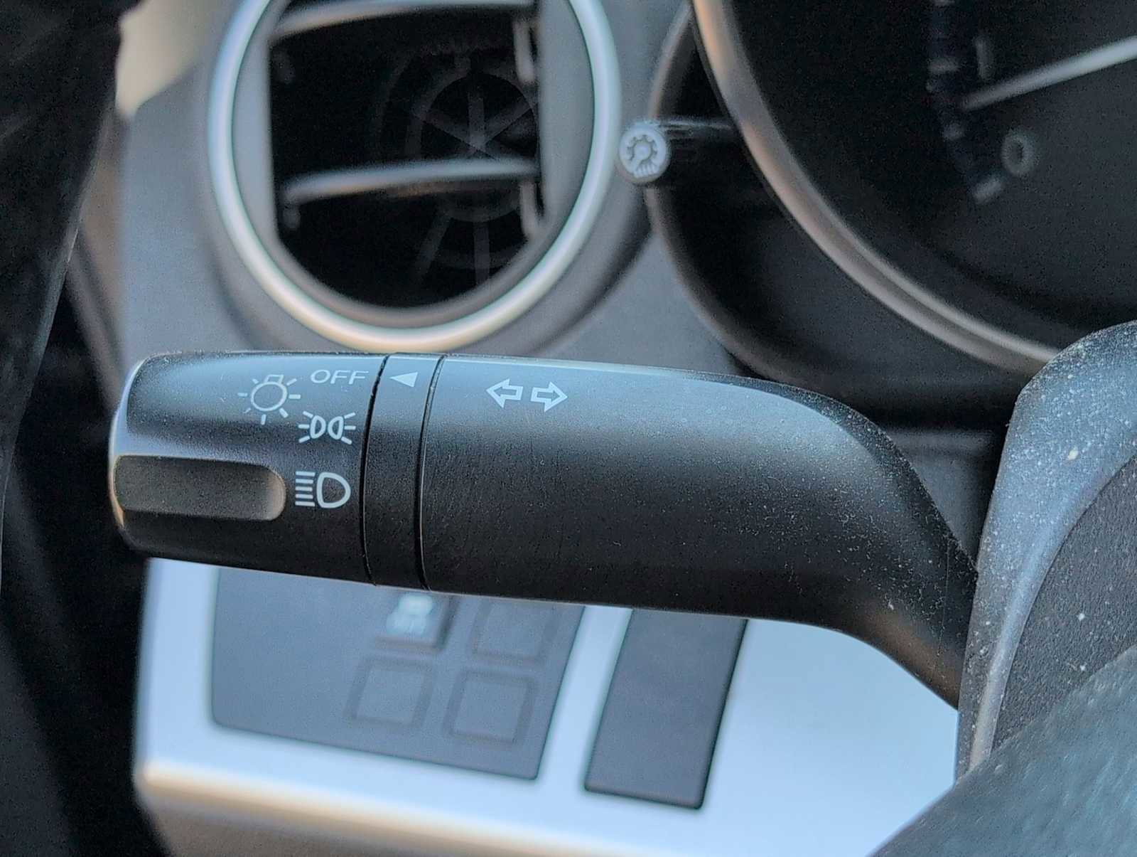 Used 2012 MAZDA MAZDA3 i Touring image 25