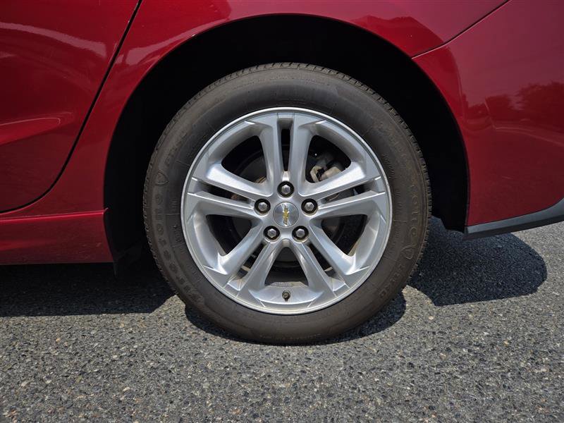 Used 2018 Chevrolet Cruze LT w/ Convenience Package image 12