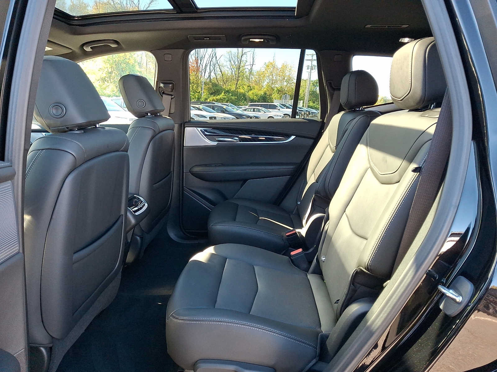 Used 2024 Cadillac XT6 Premium Luxury AWD/4WD image 11
