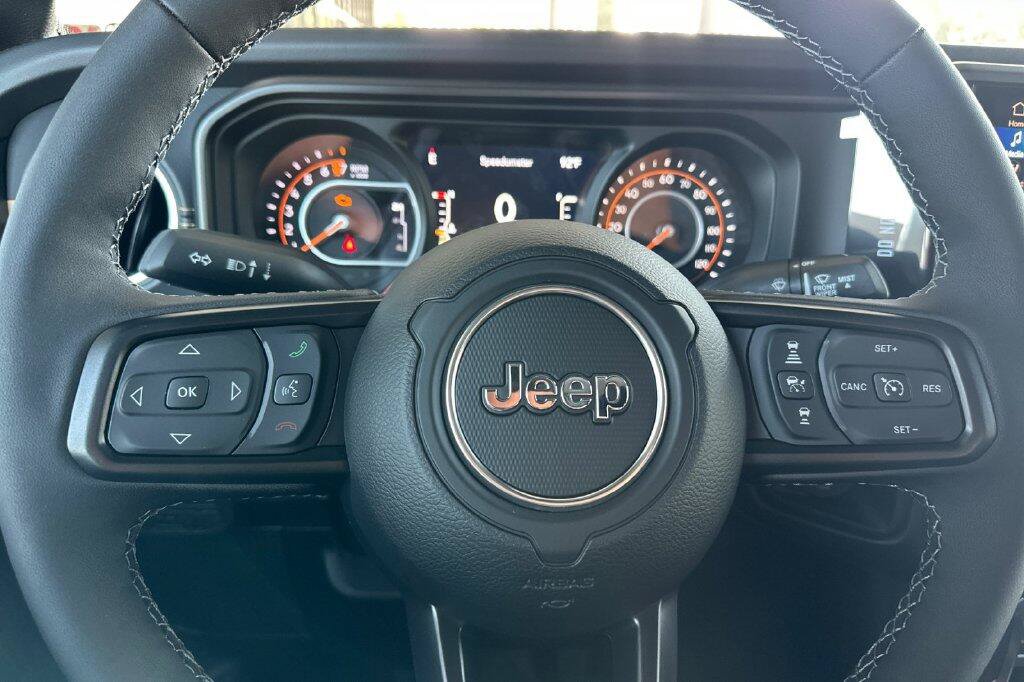New 2026 Jeep Gladiator Sport AWD/4WD image 23
