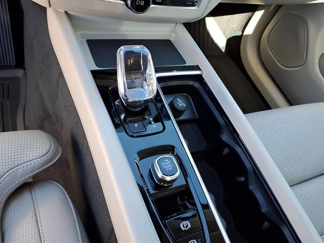 New 2026 Volvo XC60 B5 Ultra w/ Protection Package Premier image 19