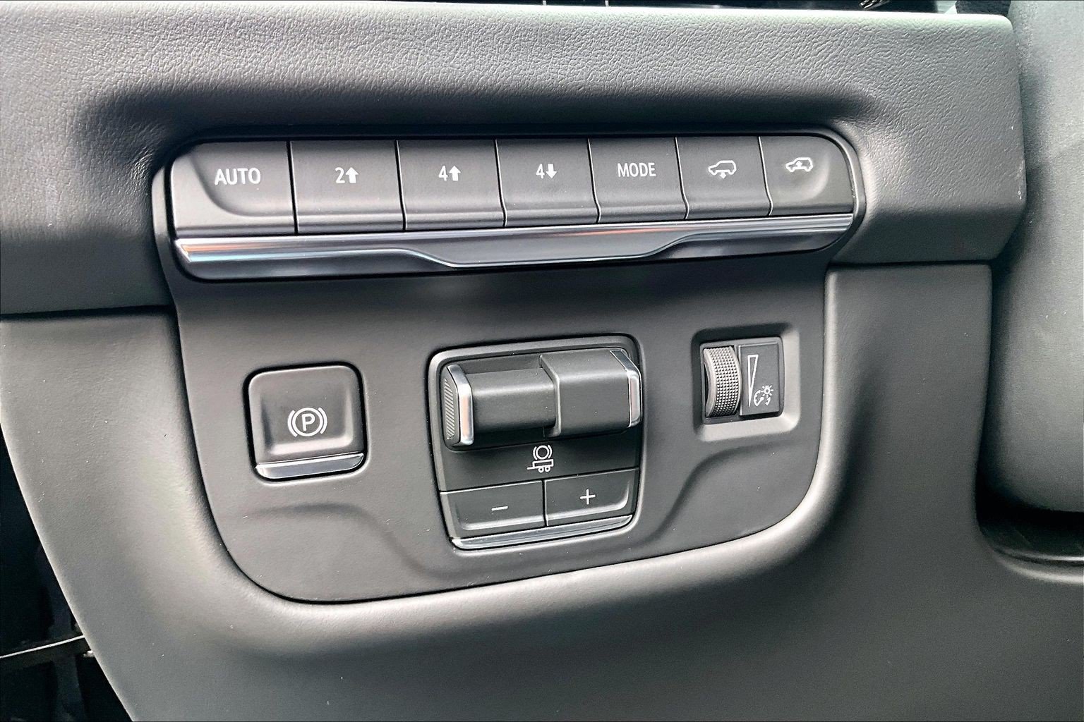 New 2026 Cadillac Escalade Platinum Luxury w/ LPO, Radiant Package AWD/4WD image 16