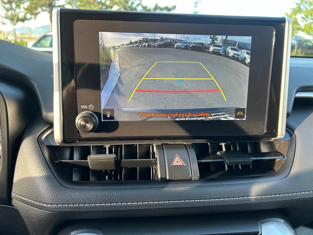 Used 2023 Toyota RAV4 LE AWD/4WD image 29