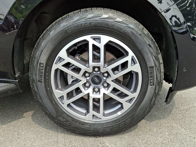 Certified 2025 Ford Expedition Active AWD/4WD image 9