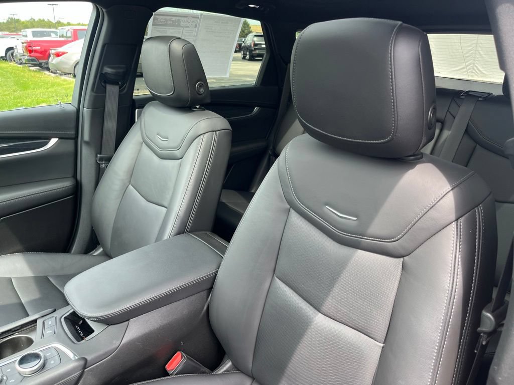 Used 2023 Cadillac XT5 Premium Luxury w/ Technology Package AWD/4WD image 10