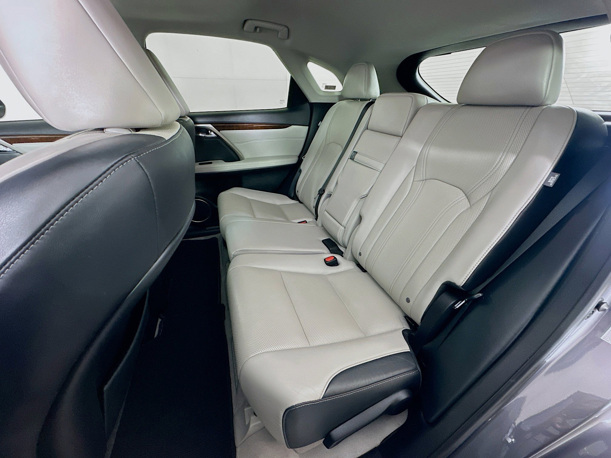 Used 2017 Lexus RX 450h AWD image 29