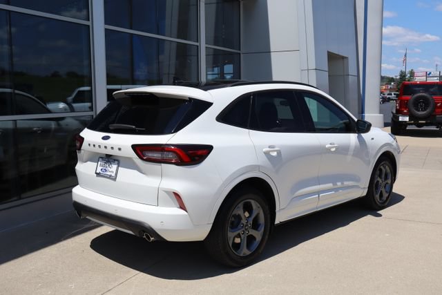 Certified 2023 Ford Escape ST-Line w/ Tech Pack #1 FWD image 3