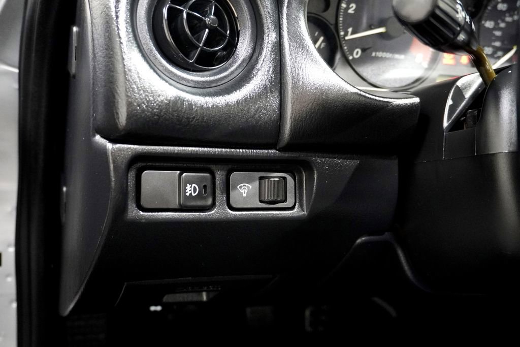 Used 2000 MAZDA MX-5 Miata image 20