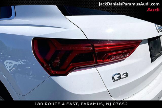 Used 2022 Audi Q3 2.0T Premium w/ Convenience Package AWD/4WD image 22