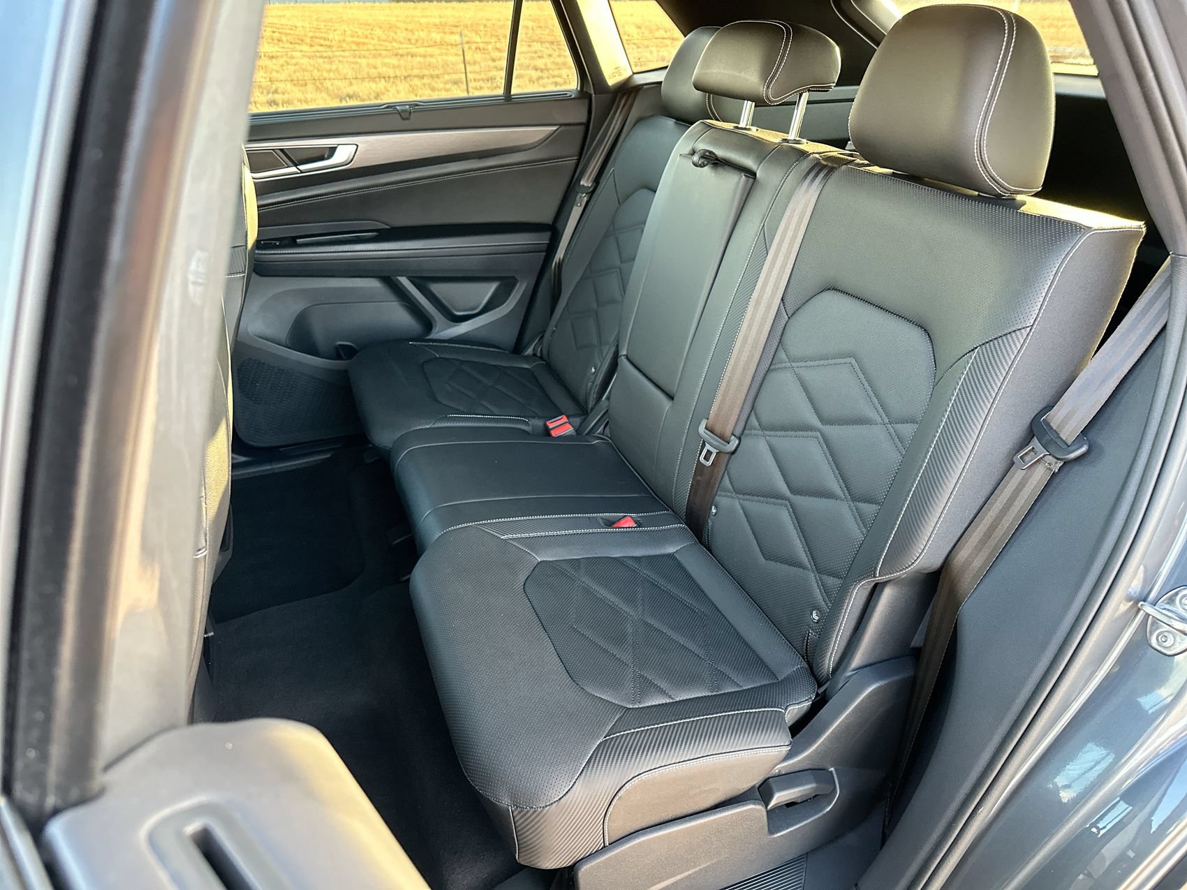 Used 2025 Volkswagen Atlas Cross Sport SE FWD image 21