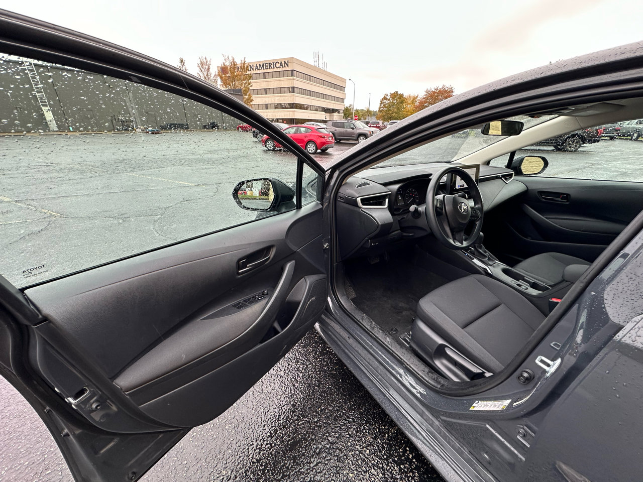 Used 2025 Toyota Corolla LE image 8