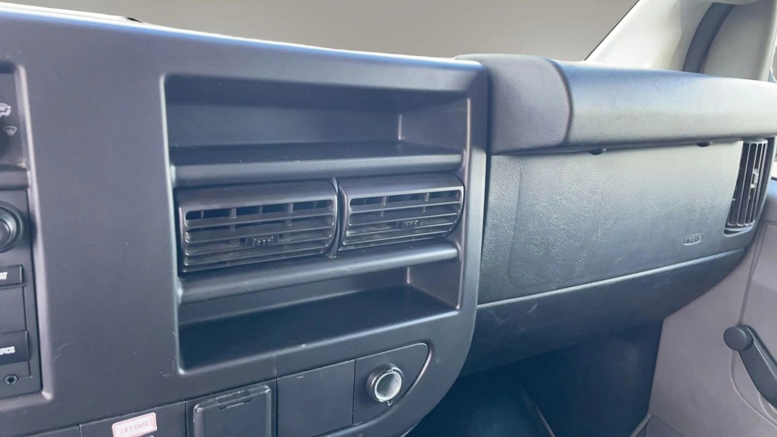 Used 2019 GMC Savana 3500 RWD image 12