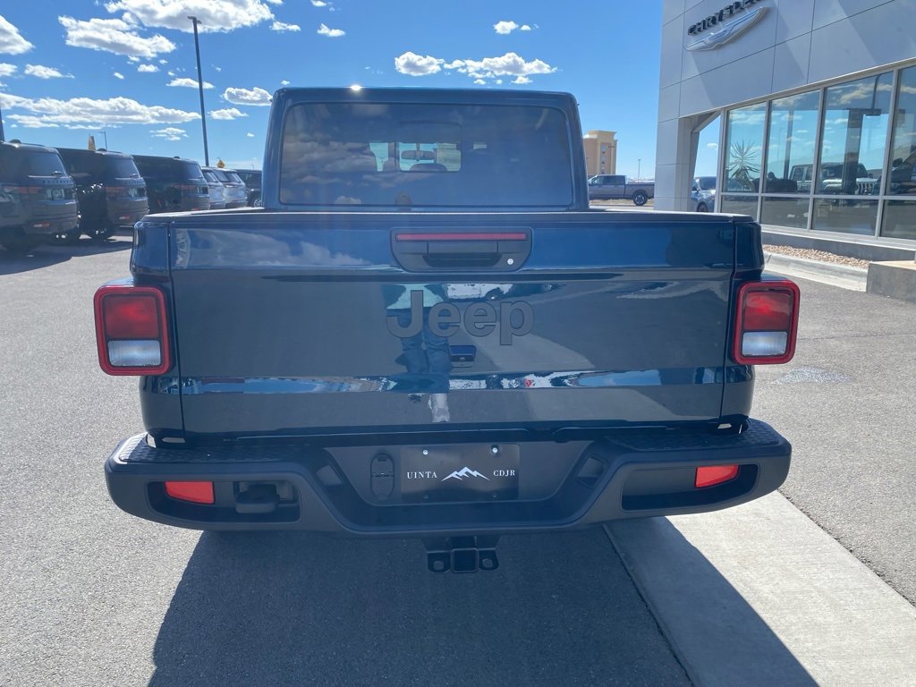 New 2025 Jeep Gladiator Sport image 7