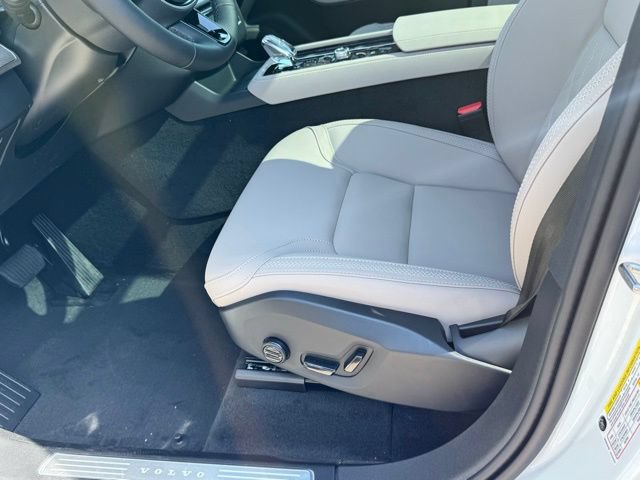 New 2026 Volvo XC90 T8 Plus w/ Protection Package AWD/4WD image 16