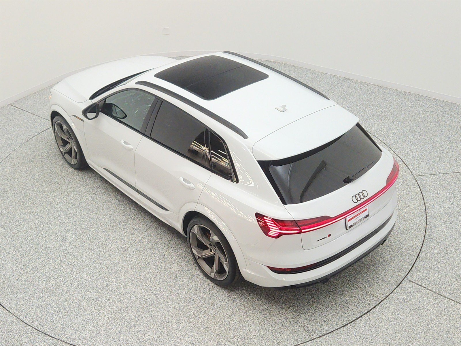 Used 2023 Audi e-tron S Premium Plus w/ Black Optic Package AWD/4WD image 28