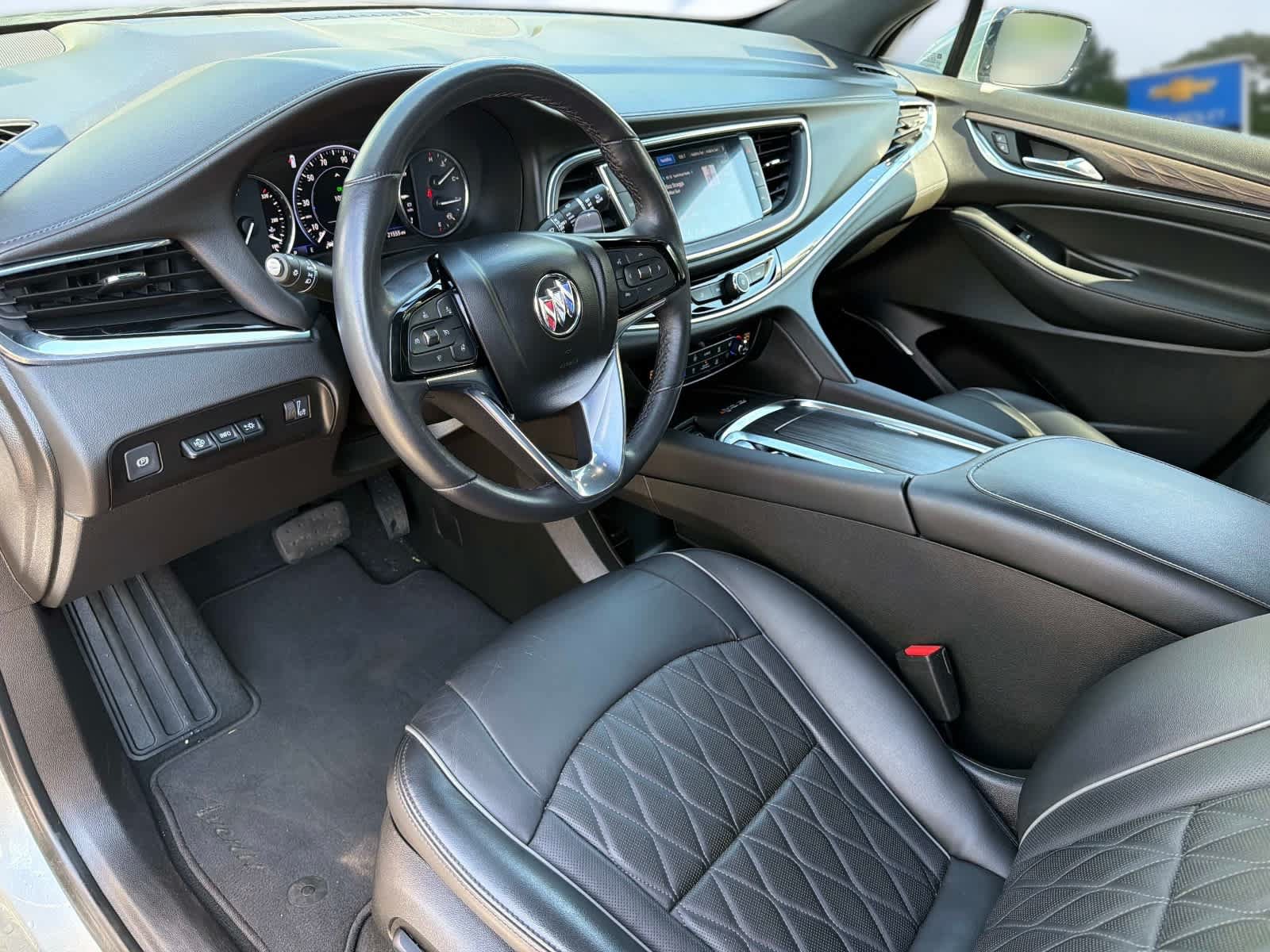 Used 2024 Buick Enclave Avenir w/ Avenir Technology Package AWD/4WD image 8