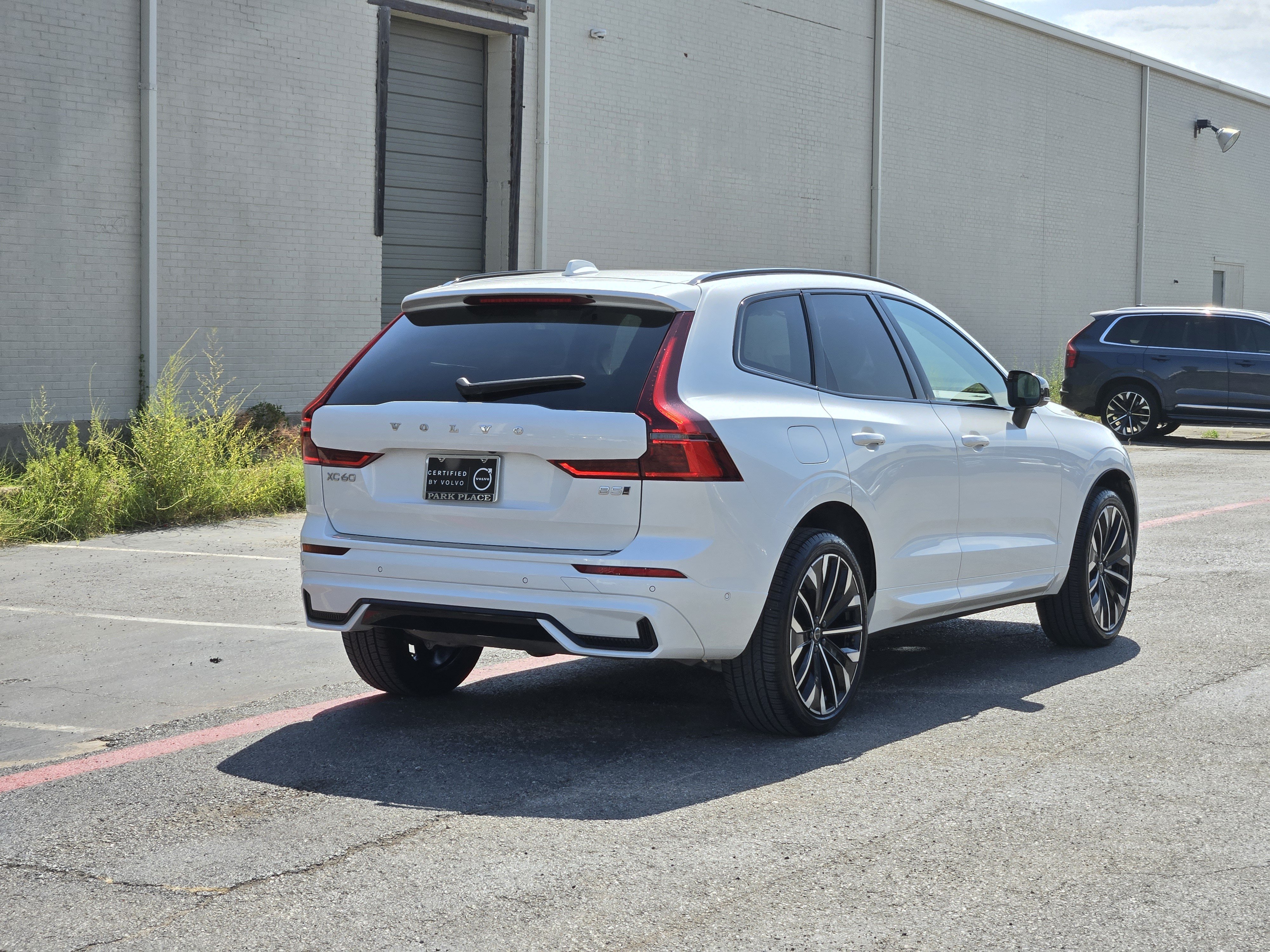 Certified 2026 Volvo XC60 B5 Ultra AWD/4WD image 9