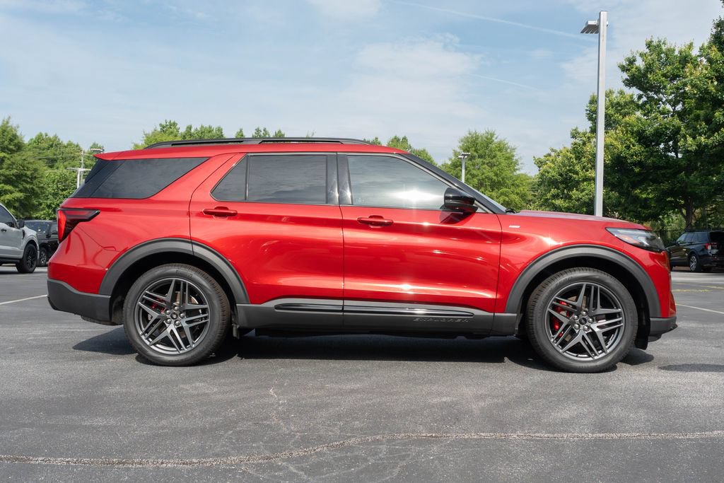 Used 2025 Ford Explorer ST-Line w/ Premium Package RWD image 16