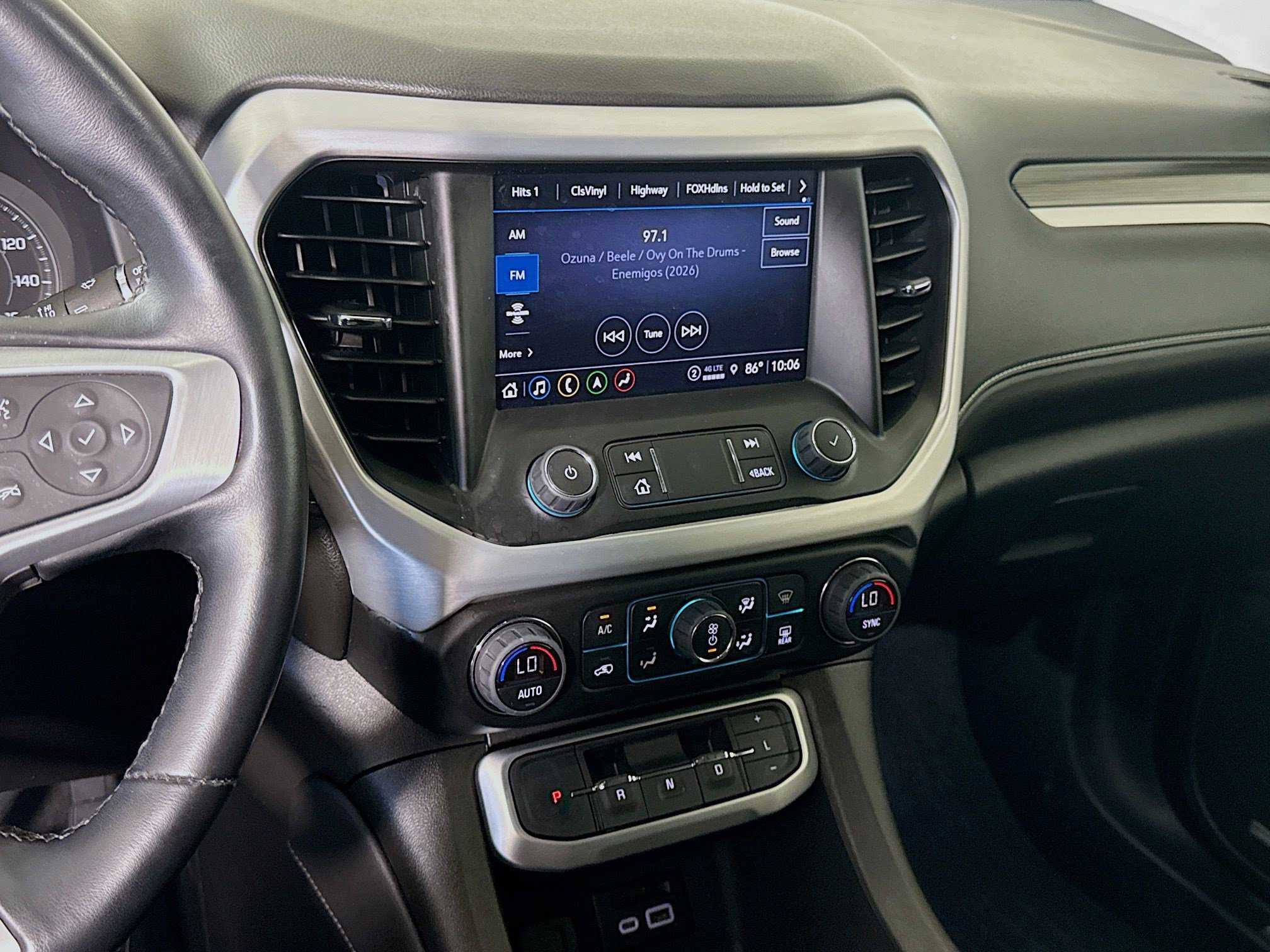 Used 2023 GMC Acadia SLT w/ Preferred Package FWD image 18