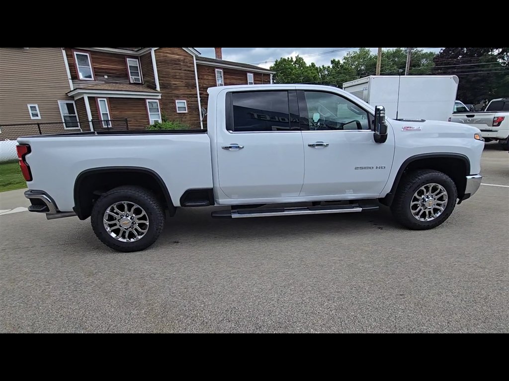 New 2026 Chevrolet Silverado 2500 LTZ w/ LTZ Convenience Package AWD/4WD image 9