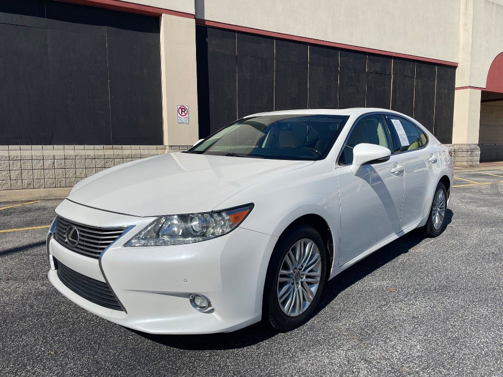 Used 2014 Lexus ES 350 Ultra Luxury w/ Luxury Package FWD image 1