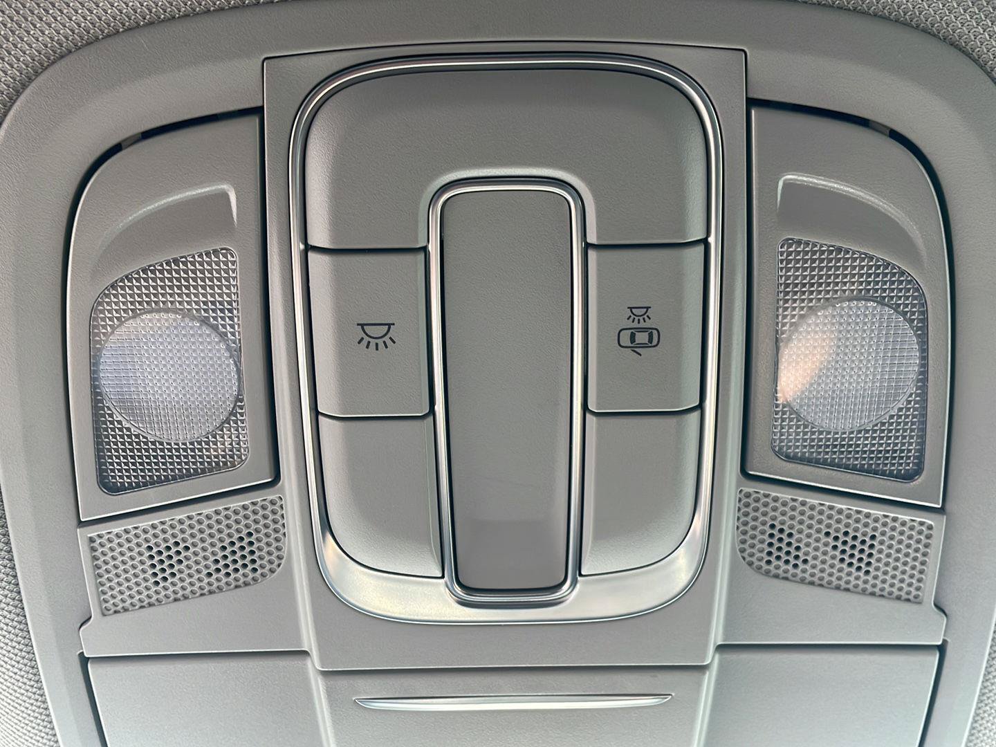 Used 2019 Hyundai Santa Fe SEL AWD/4WD image 25