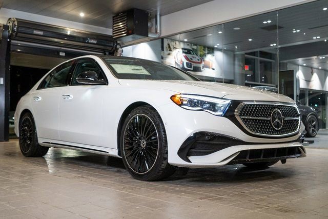 New 2026 Mercedes-Benz E 450 4MATIC Sedan image 1