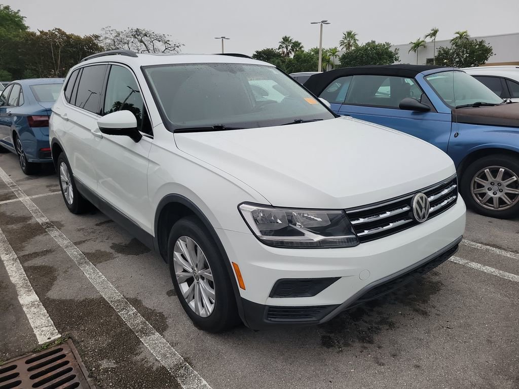 Used 2018 Volkswagen Tiguan SE w/ Panoramic Sunroof Package image 3