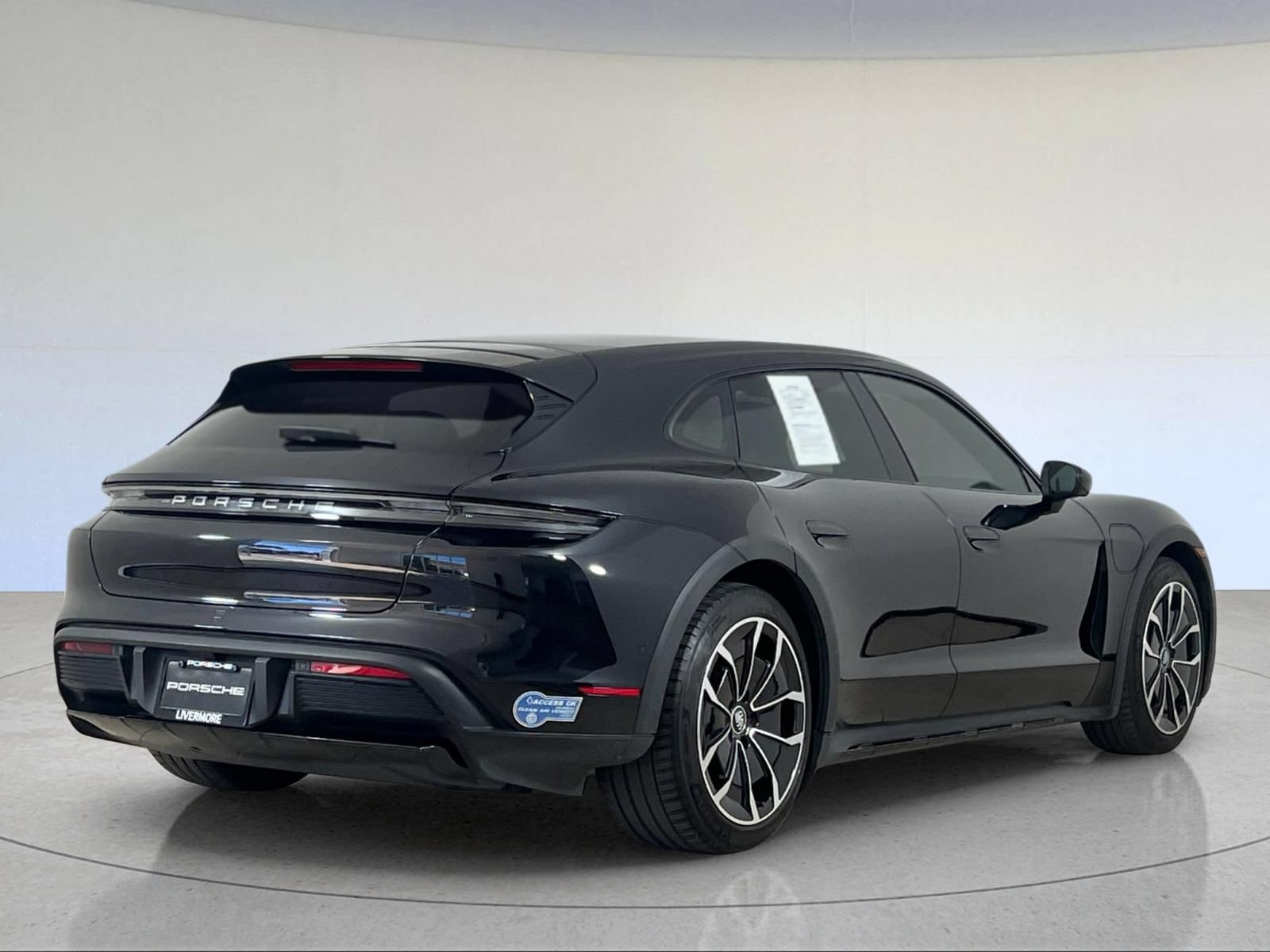 Used 2021 Porsche Taycan 4 Cross Turismo AWD/4WD image 8