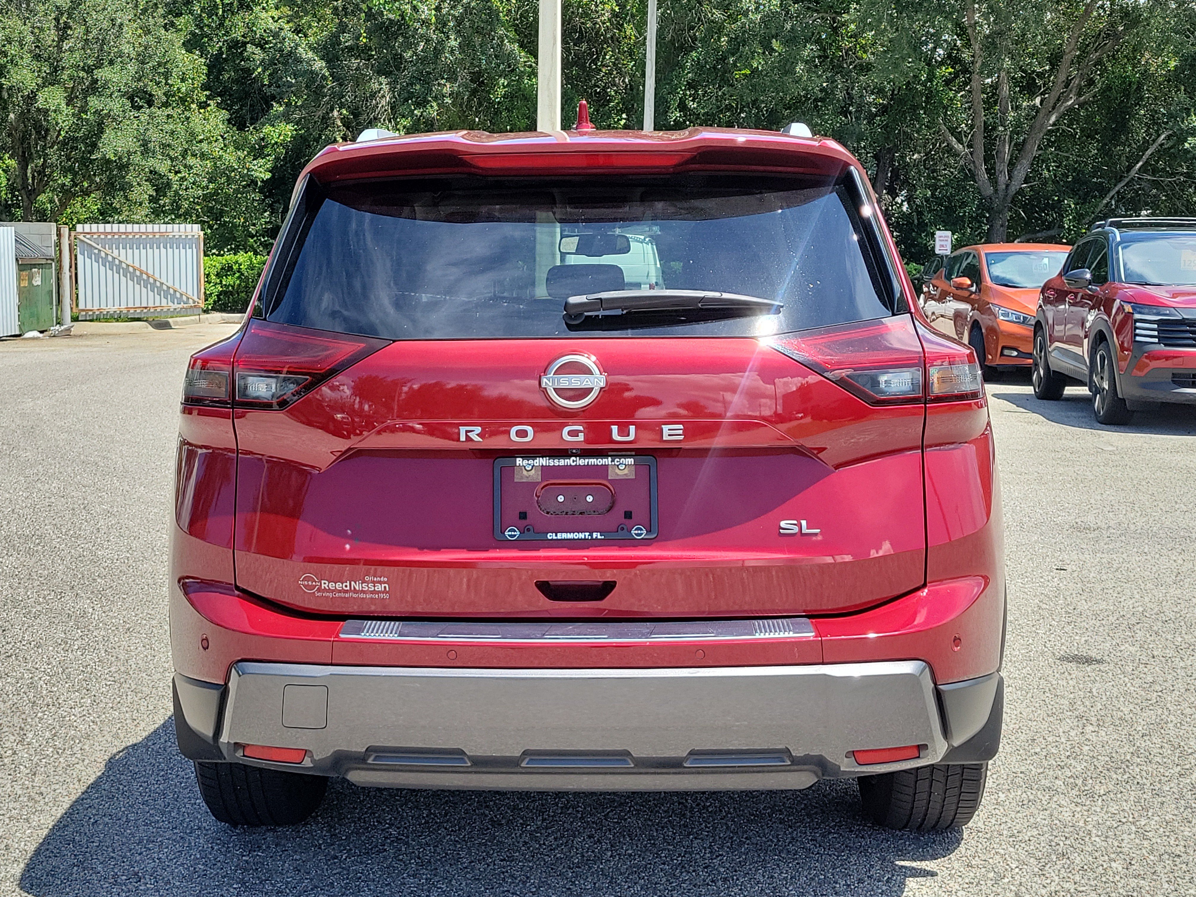 Certified 2025 Nissan Rogue SL FWD image 8