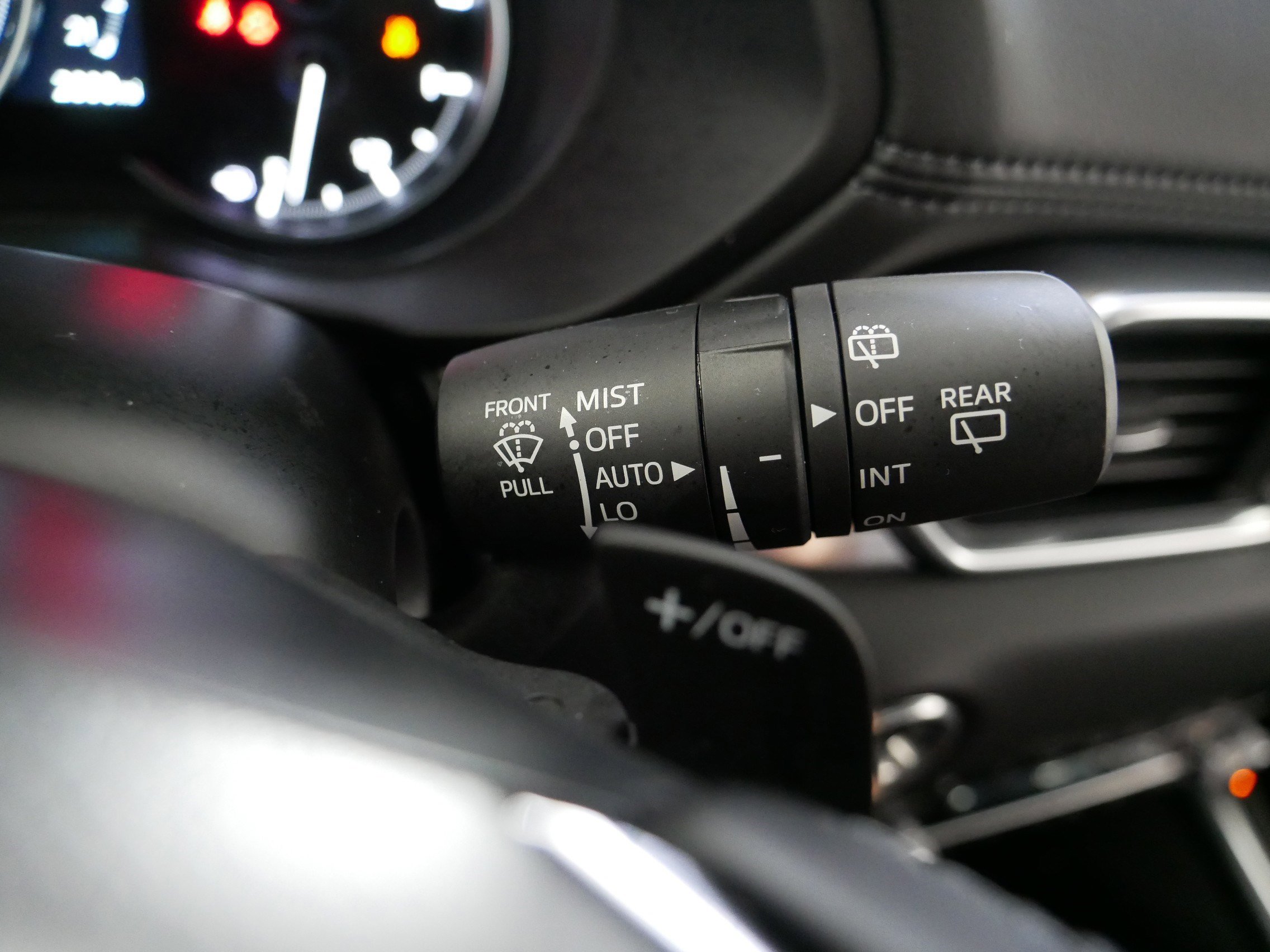 Used 2025 MAZDA CX-5 Signature AWD/4WD image 32
