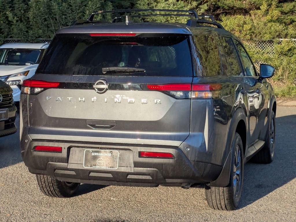 New 2025 Nissan Pathfinder SV image 5