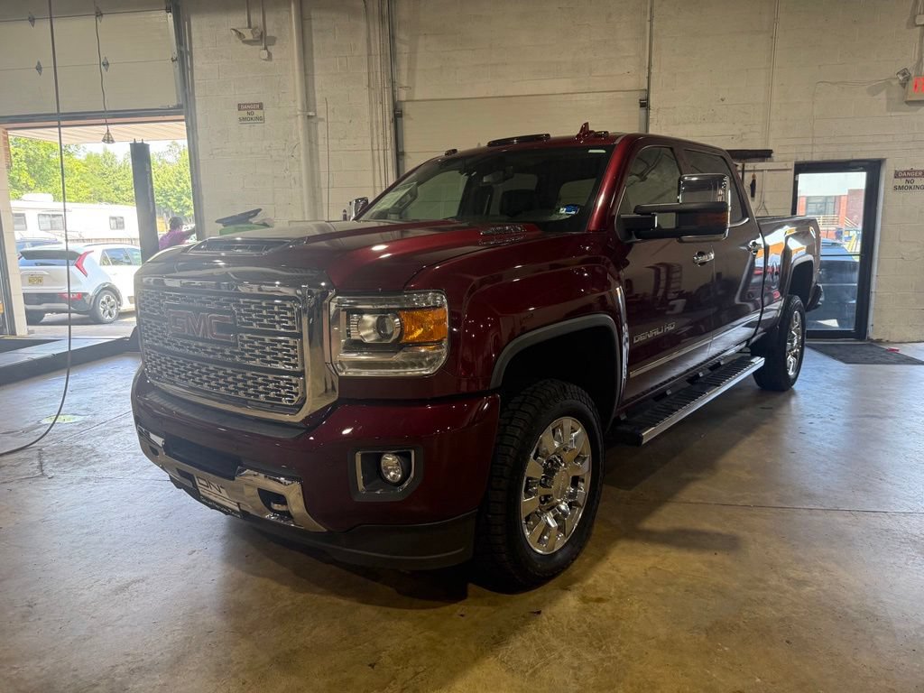 Used 2017 GMC Sierra 2500 Denali w/ Duramax Plus Package AWD/4WD image 7