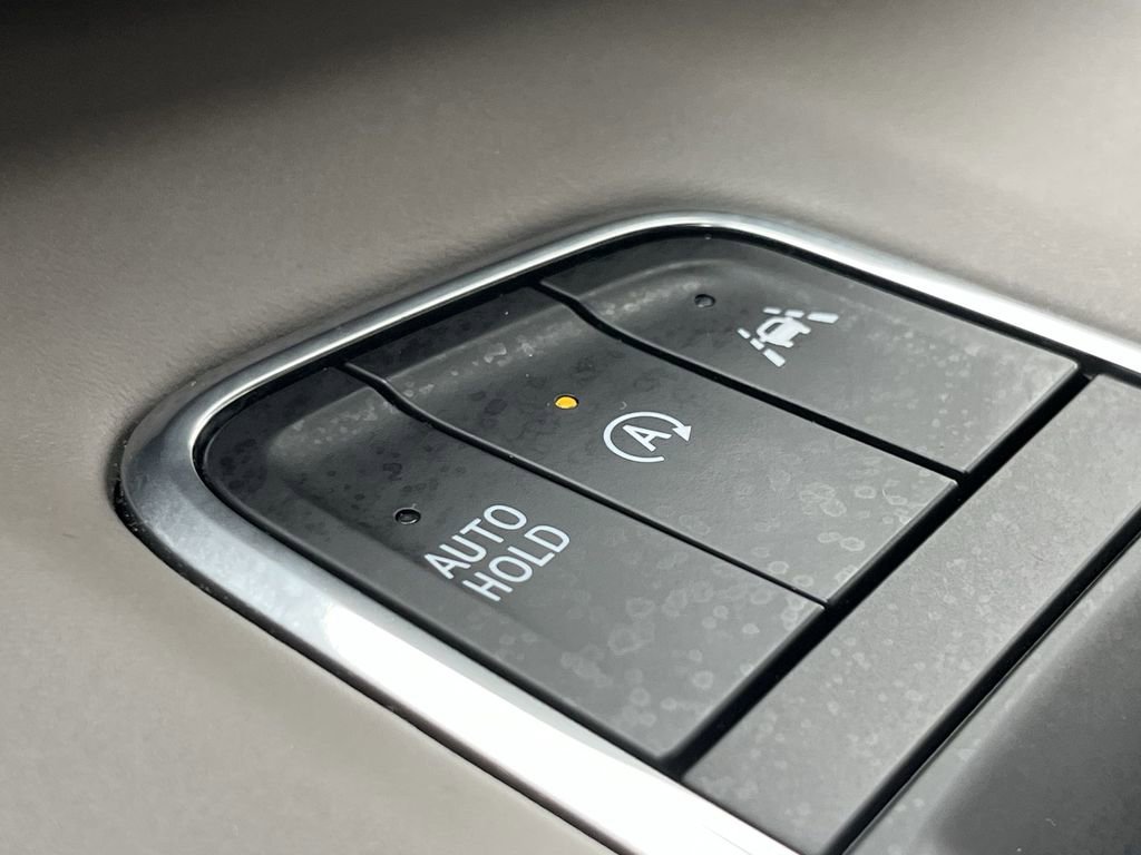 Used 2022 Cadillac Escalade ESV Premium Luxury Platinum w/ Heavy-Duty Trailer Package image 50