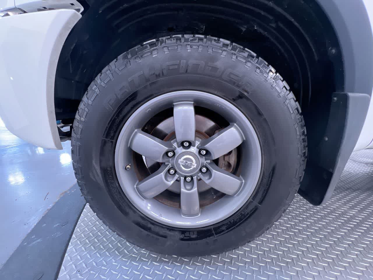 Used 2014 Nissan Titan PRO-4X AWD/4WD image 10