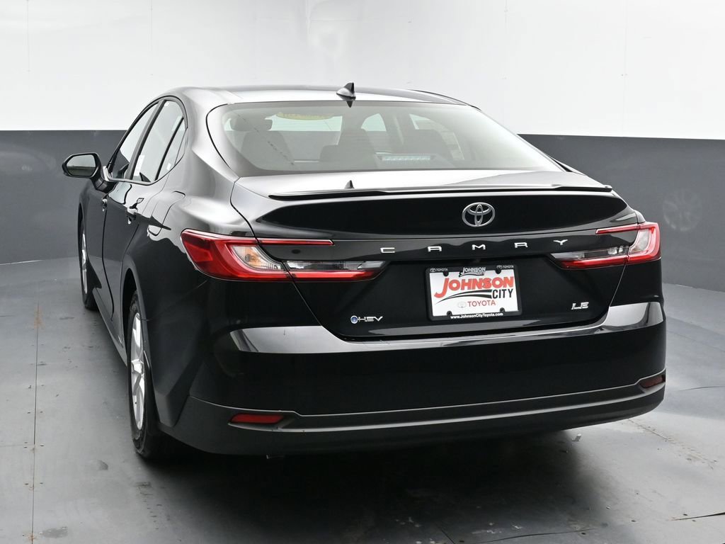 Used 2025 Toyota Camry LE image 6